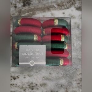 Set of 12 napkin rings, yarn wrap